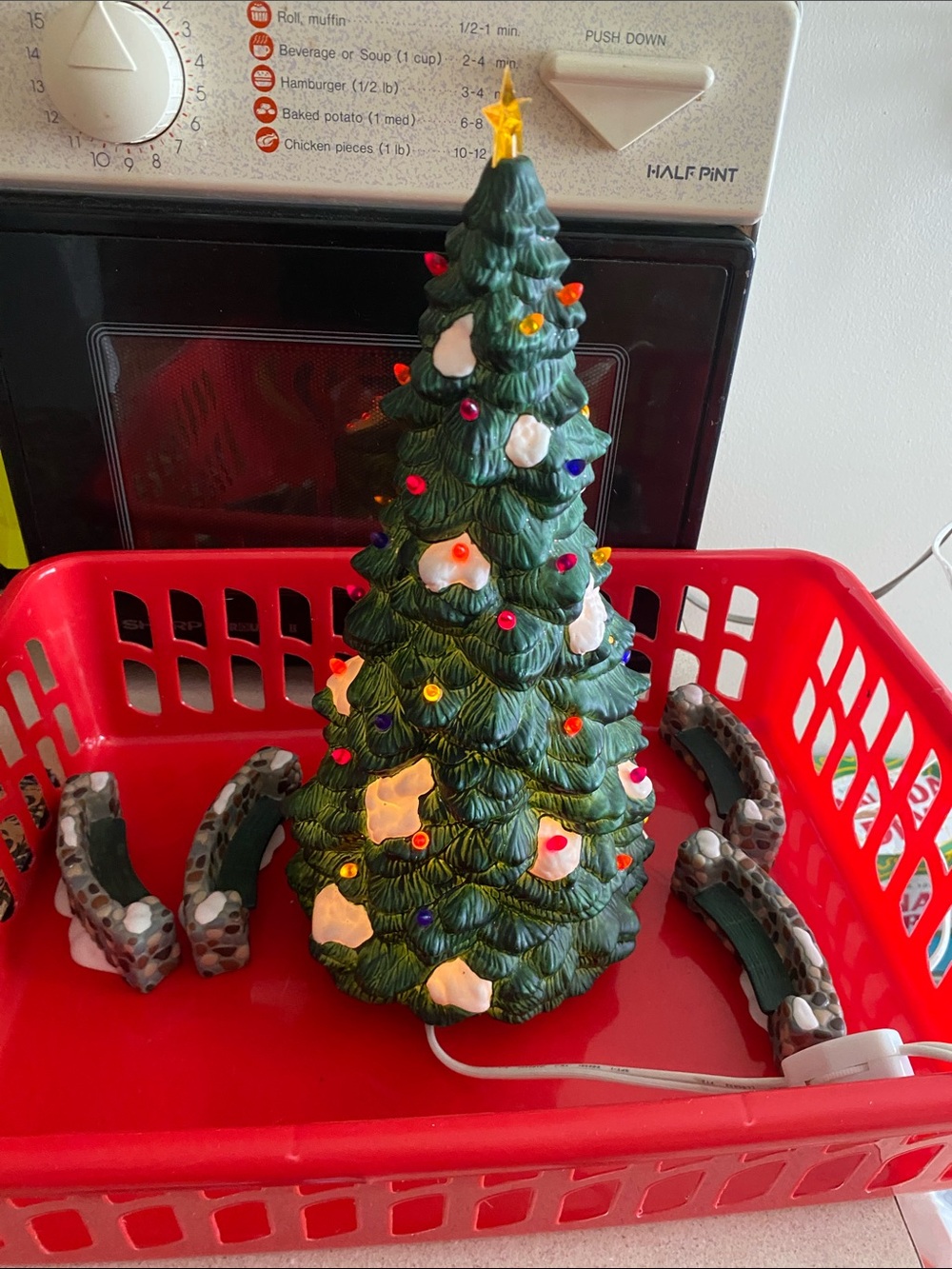 DEPT 56 CERAMIC LIGHT UP CHRISTMAS TREE 5 Pc SET